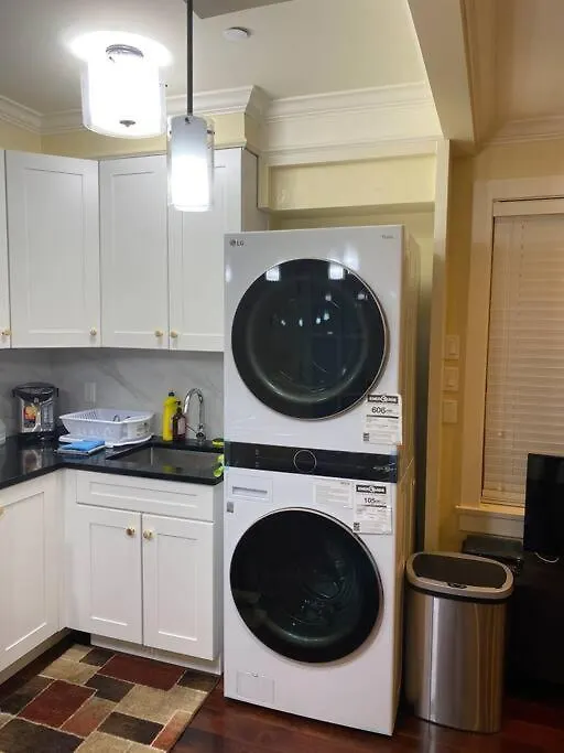Apartment Spacious Modern New Suite Vancouver